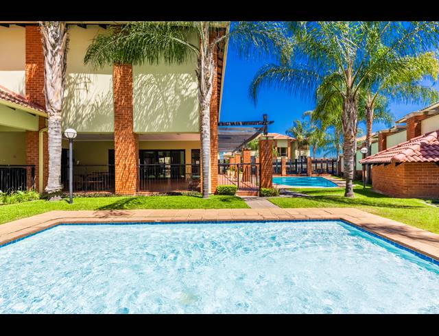 2 BEDROOM APARTMENT FOR SALE IN SUNNINGHILL